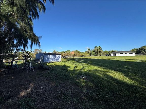 4th image of 19530 SW 210th St
