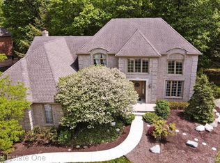 4476 Wintergreen Dr, Troy, MI
