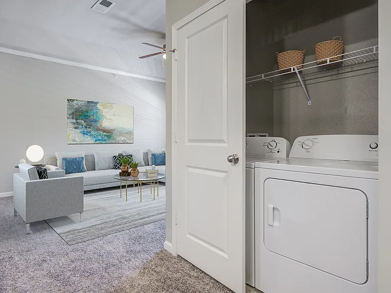 Creekside at Greenlawn Apartment Homes — Photo 7