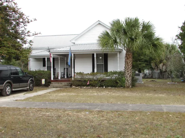 64 Live Oak Ave W, Defuniak Springs, FL 32435