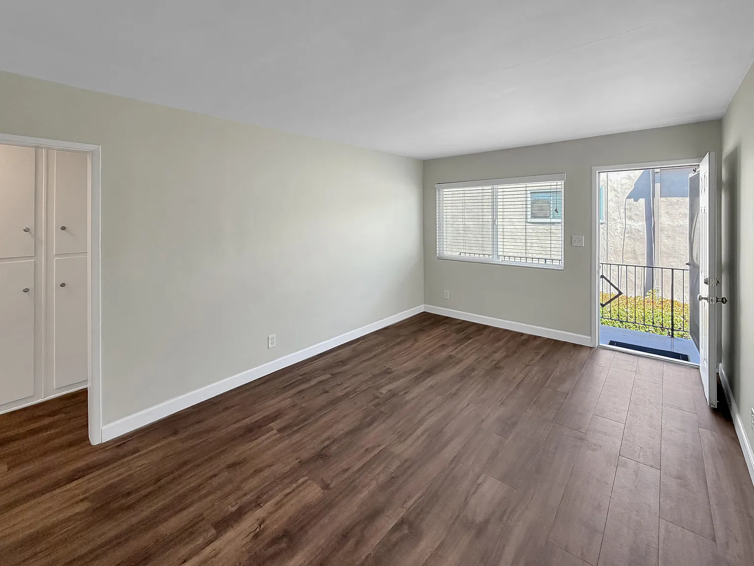 2 bed, 700 sqft, $2,900 — Photo 3
