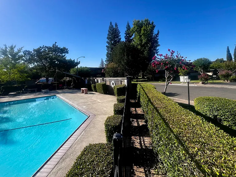 2432 Via Camino Ave — Photo 14