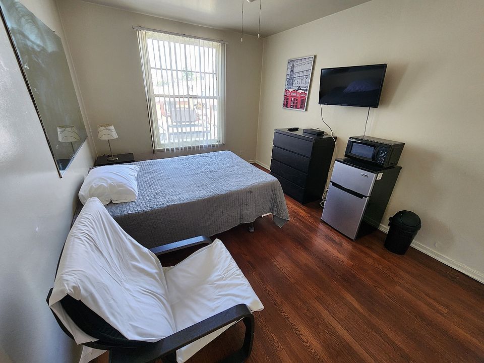 1st image of 1538 Sawtelle Blvd Unit 17