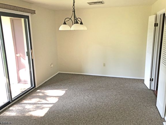 4th image of 18 Cerone Ct