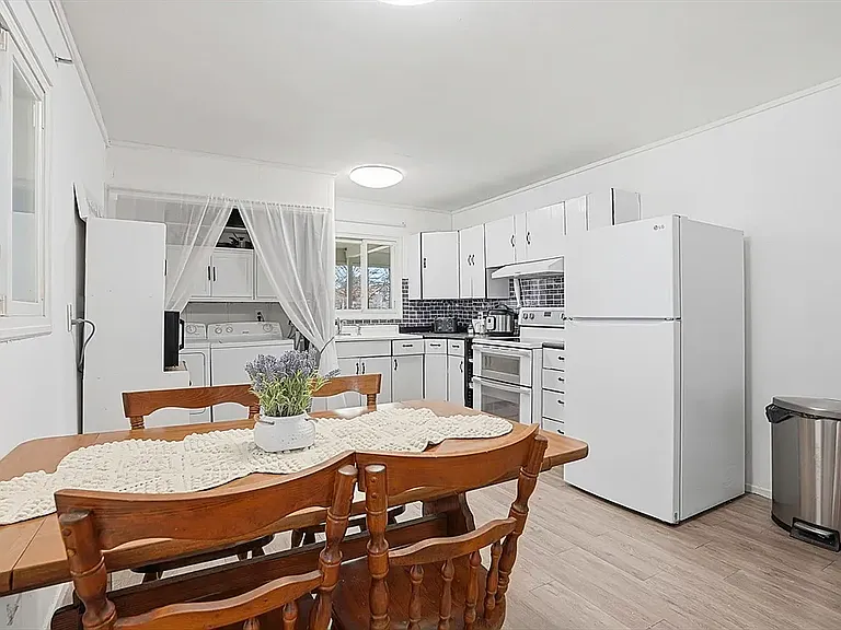 25 Lyman St — Photo 37