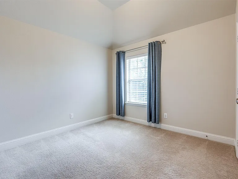 1829 Breeds Hill Rd — Photo 10