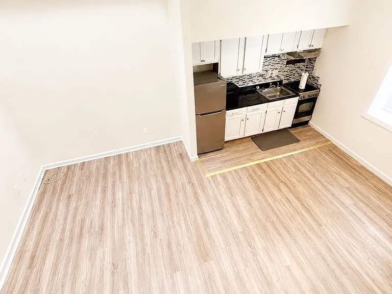 235 King St #6 — Photo 17