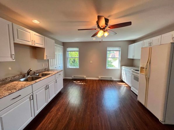 201 E Division St Floor 2