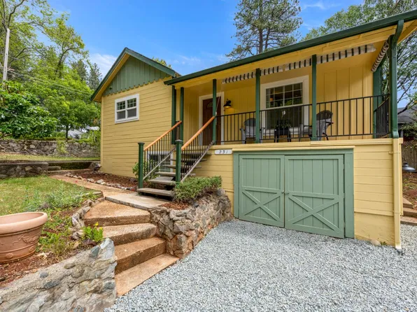 231 Glenbrook Dr, Grass Valley, CA 95945