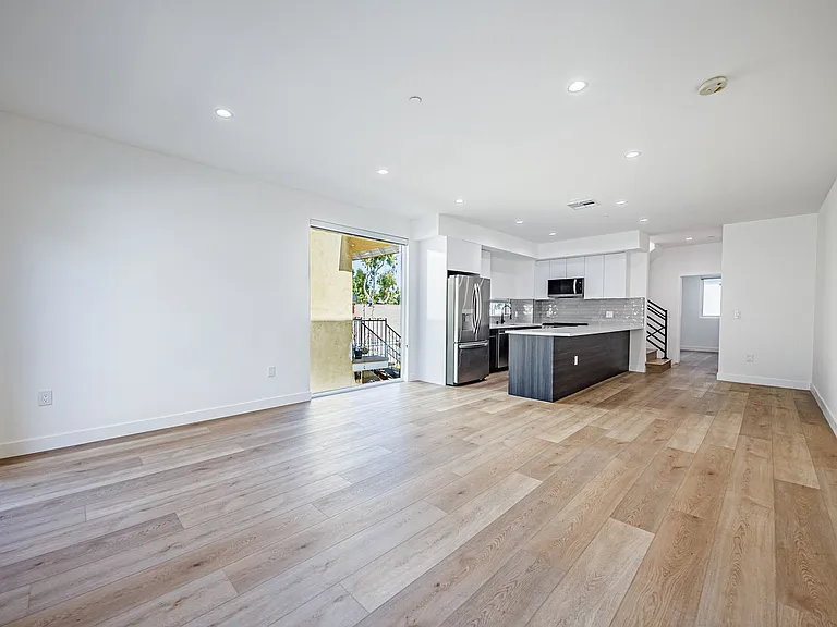 11311 Collins St — Photo 53