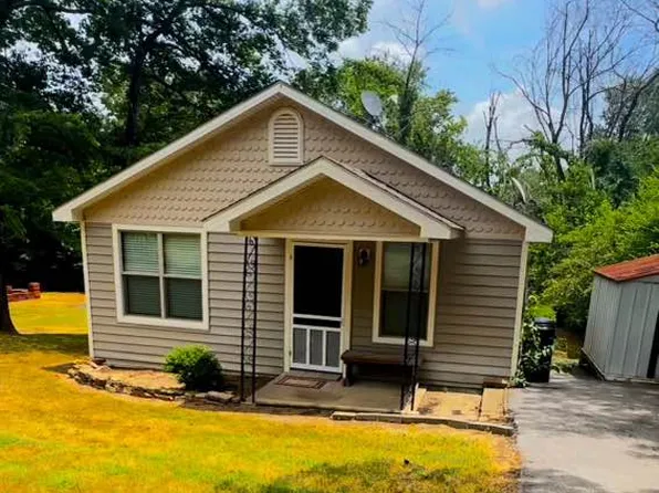 1008 N 11th St, Van Buren, AR 72956