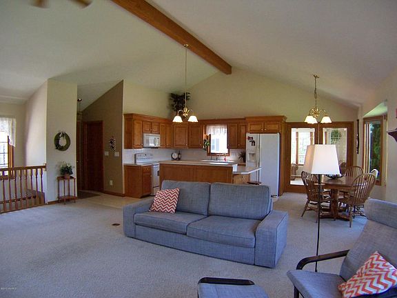 3rd image of 9273 Bluff Lake St
