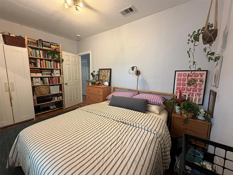 4402 Duval St #B — Photo 7