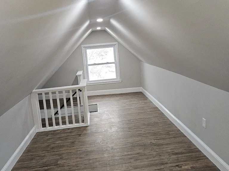 608 Homestead St #4 — Photo 10