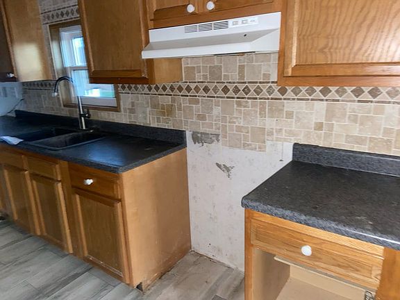 3rd image of 122 Colgan Rd