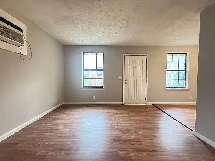 2618 Foster Ave #B — Photo 4