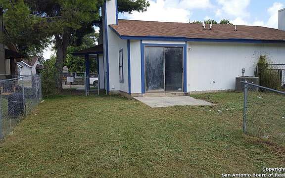 2nd image of 5934 Fairshire Dr