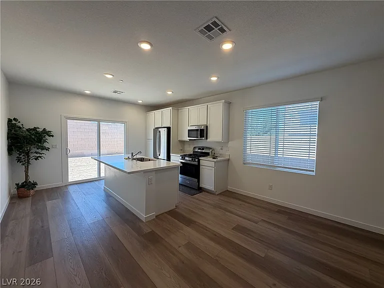 135 Chloe Chase Ave — Photo 5