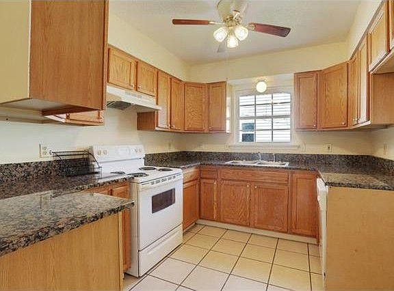 3rd image of 135 Greencrest Dr