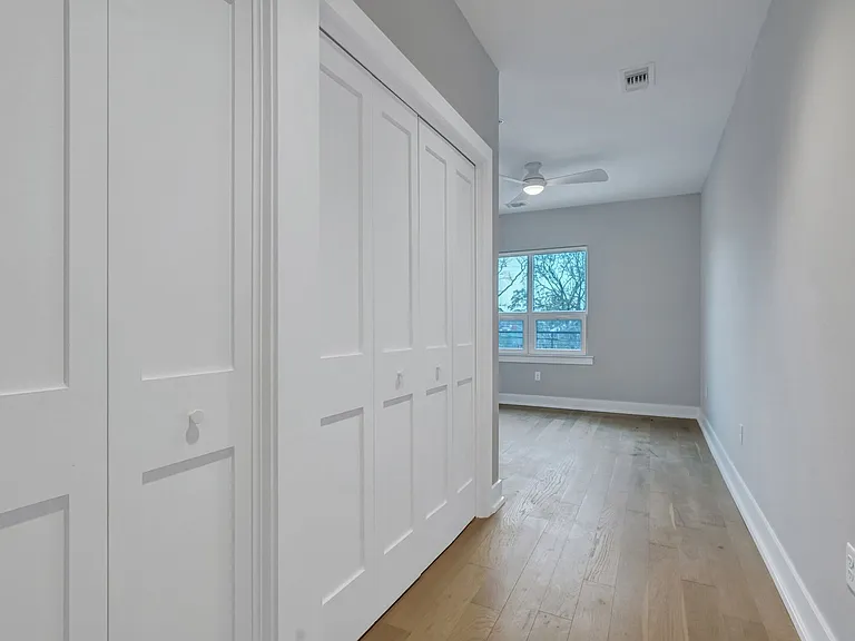 601 E 39th Street — Photo 21
