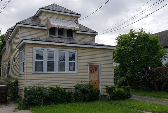 2nd image of 295 Wagner Ave