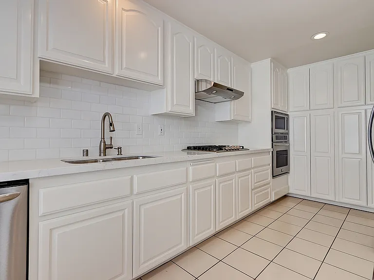511 N Elena Ave #B — Photo 11