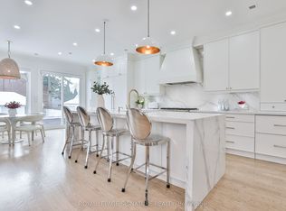 28 Belle Ayre Blvd, Toronto, ON M4S 2P6