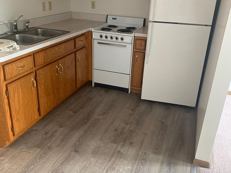 1st image of 813 Covey Ln #7