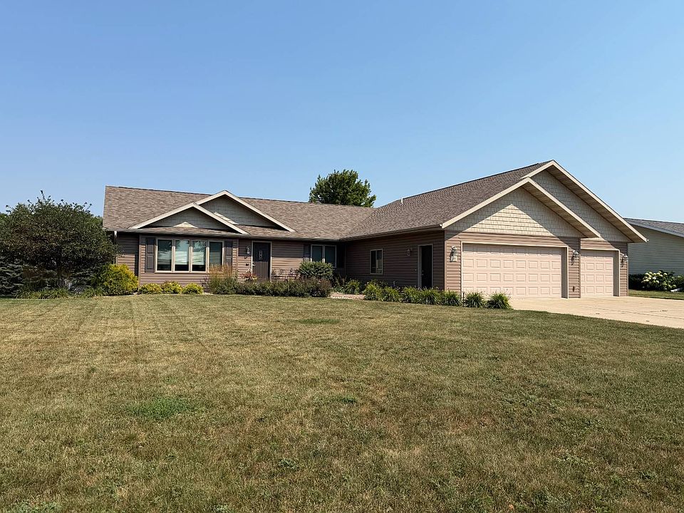 1st image of 110 Pond Dr