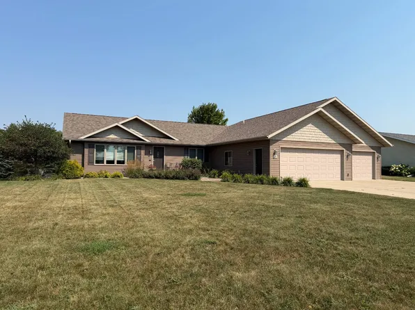 110 Pond Dr, Jackson, MN 56143