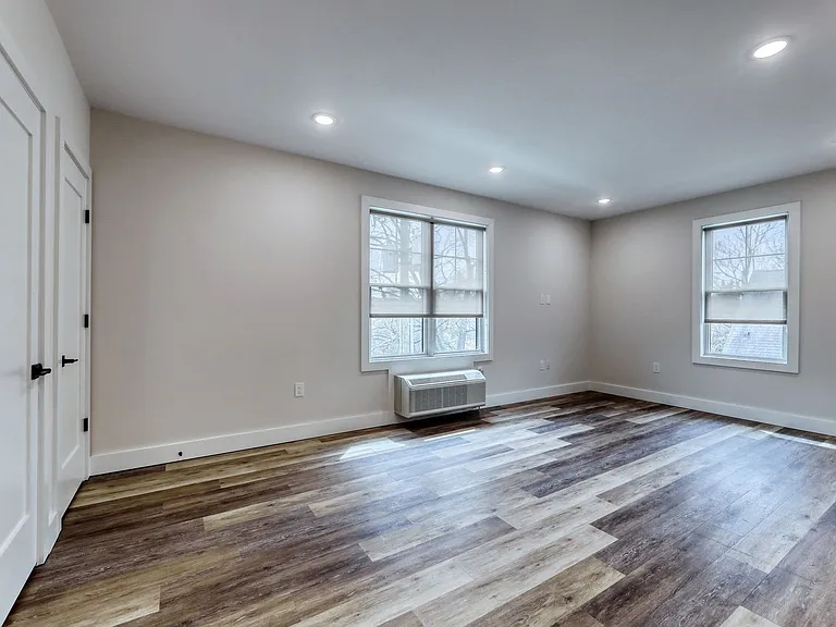 192 Livingston St — Photo 11