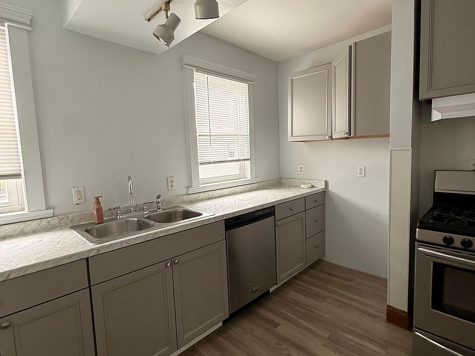 1st image of 447 Ash St Unit 2