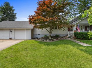 504 S West Union St, Monticello, IL 61856