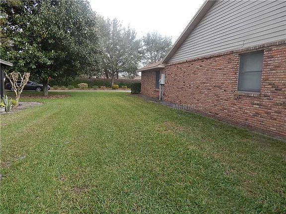 4th image of 4045 Jefferson Dr