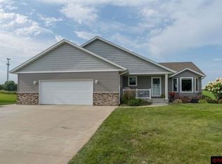 106 Erin Ct, Nicollet, MN 56074