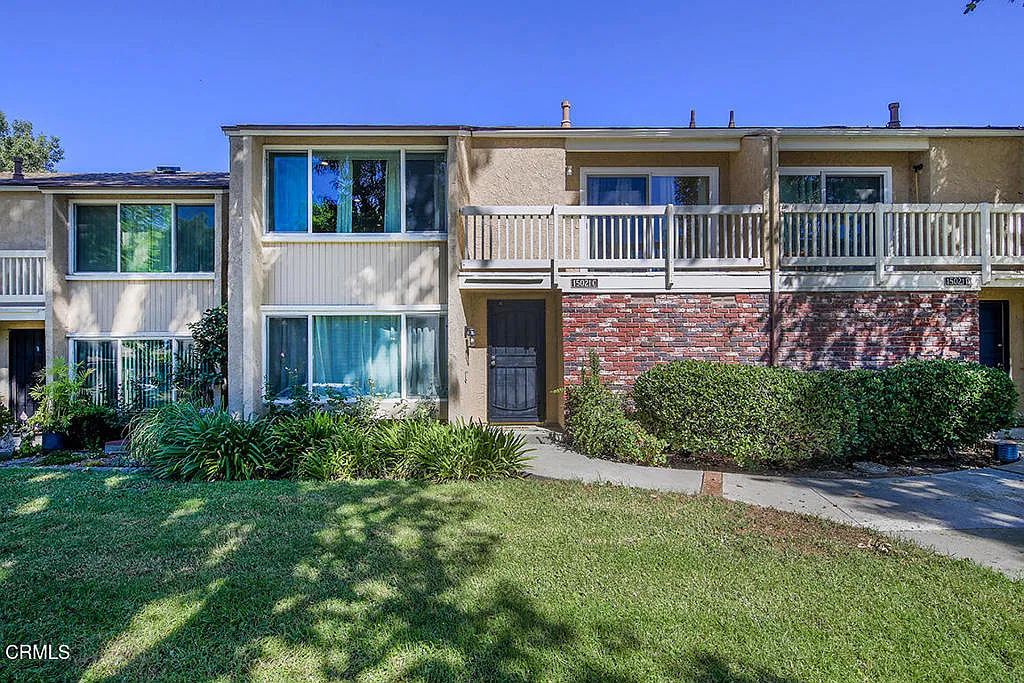 3 bed, 2.5 bath, 1514 sqft, $3,700 — Photo 2