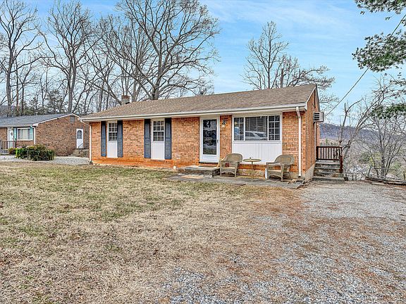 2nd image of 3039 Creekwood Dr