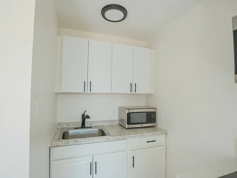 821 W 167th St #1 — Photo 4
