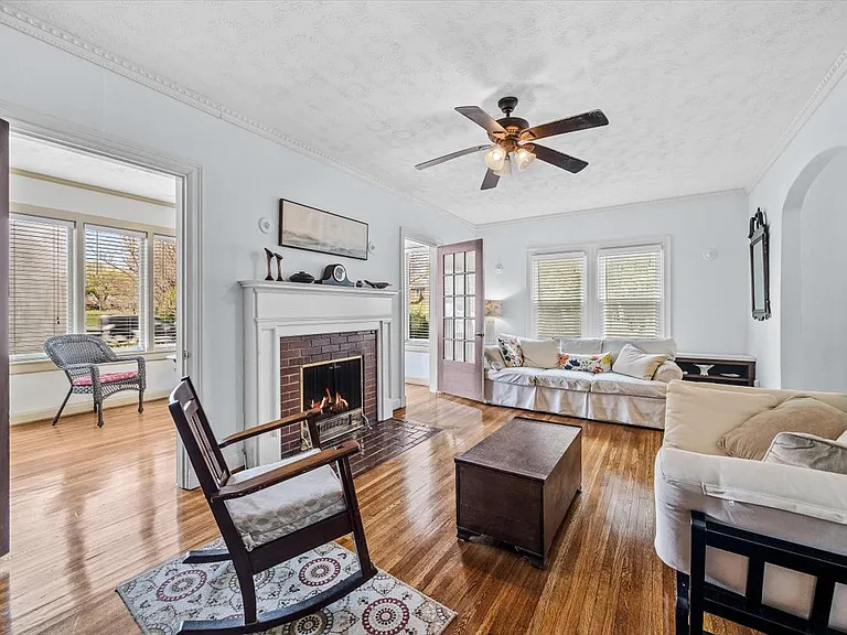 932 Woodrow Ave — Photo 6