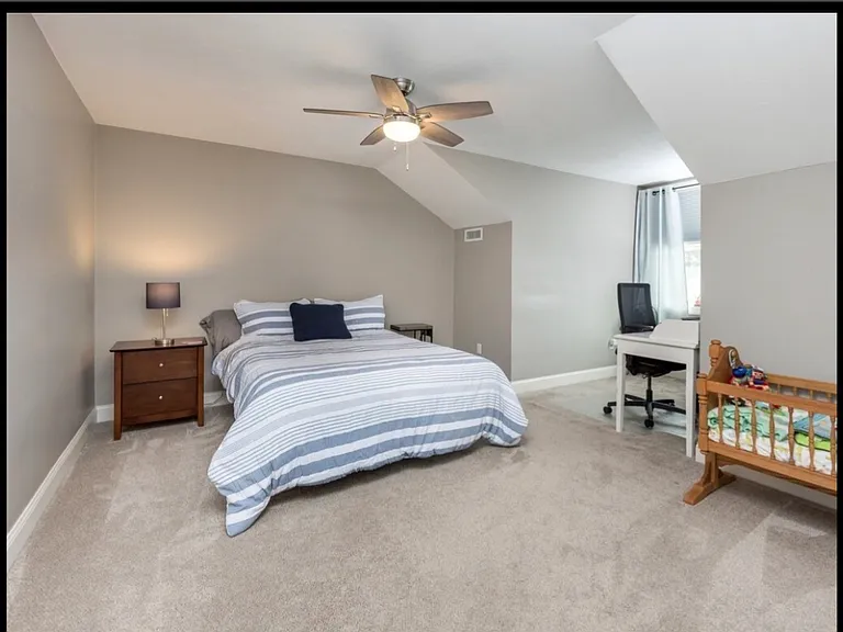 19 Stratford Village Dr — Photo 5