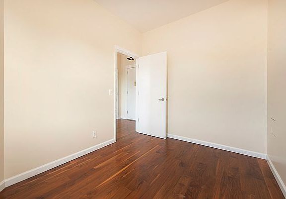 3rd image of 165 E 116th St #9