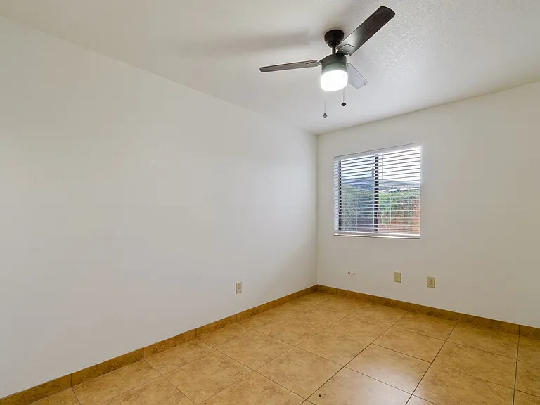 1109 E Water St — Photo 14