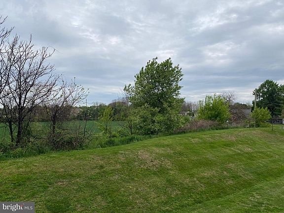 5th image of 15 Weiser Ct