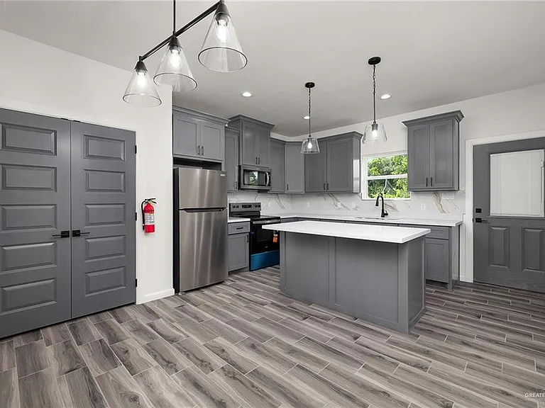 2020 Cedar Ave #B — Photo 7