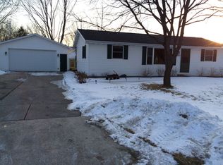 1365 Ponderosa Ave, Green Bay, WI 54313