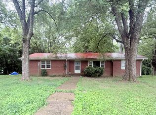 216 Raymond Hodges Rd, Cottontown, TN 37048