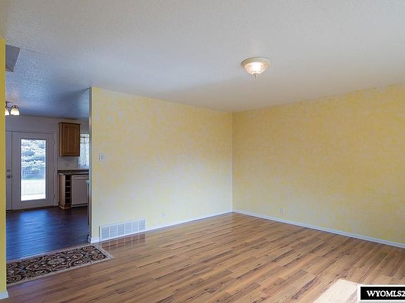 2nd image of 213 Van Buren St