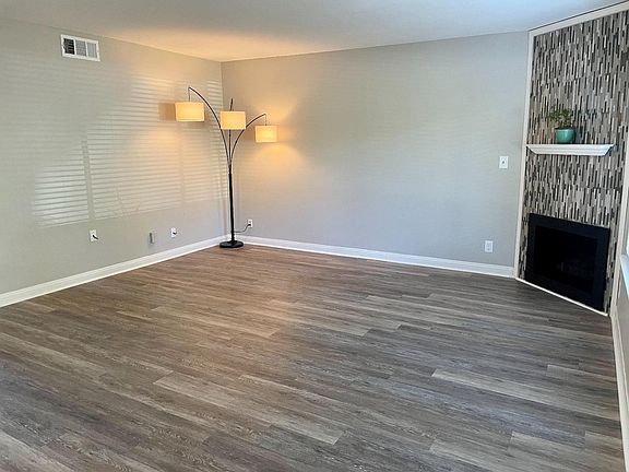 4th image of 2300 Olivegate Ln
