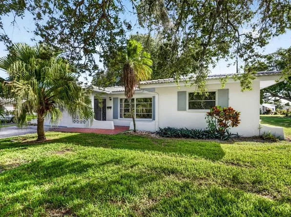 8779 143RD STREET, SEMINOLE, FL 33776