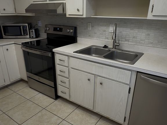 3rd image of 1830 Brantley Rd APT I7